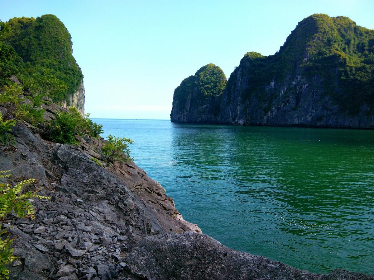Anh Thuan Hotel 1 Cat Ba Island Exterior photo