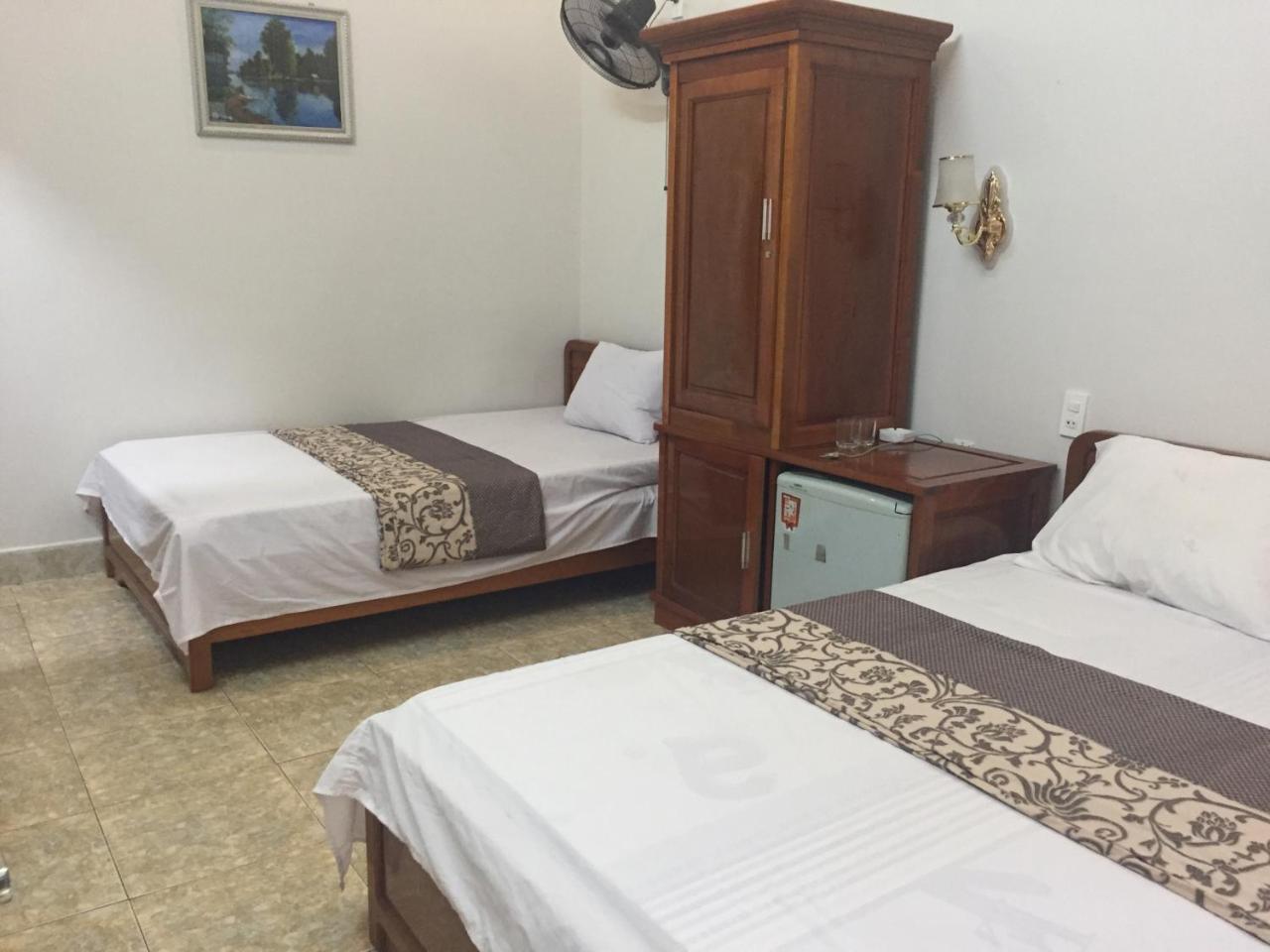 Anh Thuan Hotel 1 Cat Ba Island Exterior photo